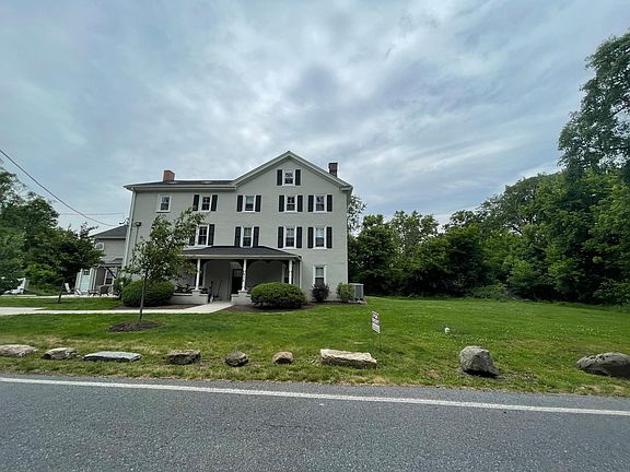 2nd image of 512 Hollow Rd #4