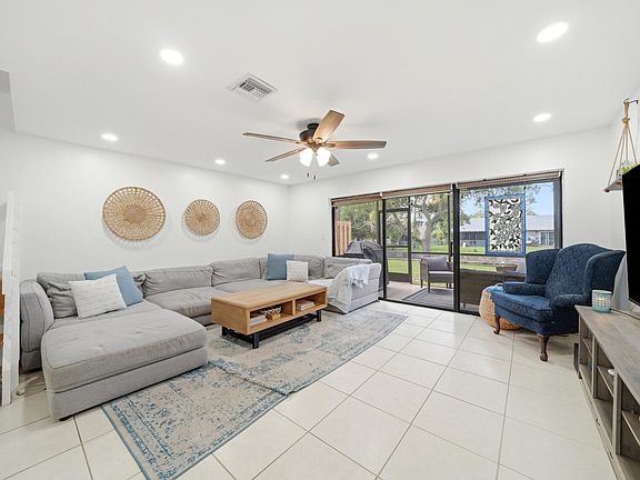 5th image of 4737 NW 82nd Avenue #1207