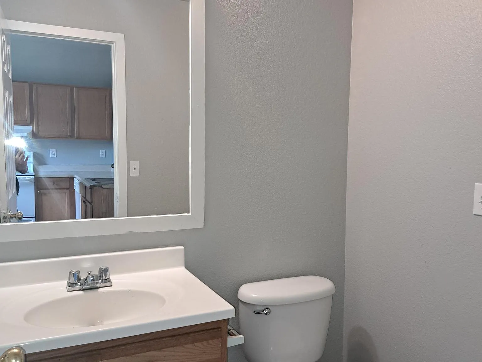 3 bed, 1.5 bath, 1400 sqft, $2,200 — Photo 3