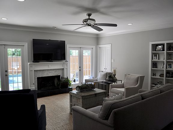 4th image of 4137 Stanford Ave