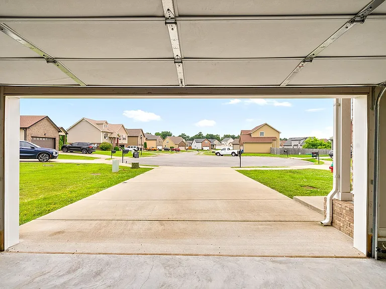 668 Crestone Ct — Photo 31