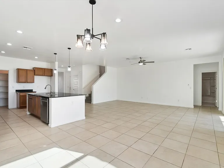 37292 N Yellowstone Dr — Photo 12