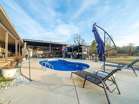 4th image of 2003 N Moore Rd