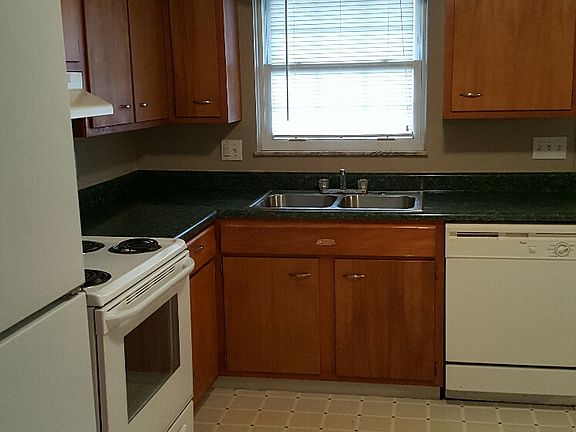 2nd image of 4599 Glengate Dr