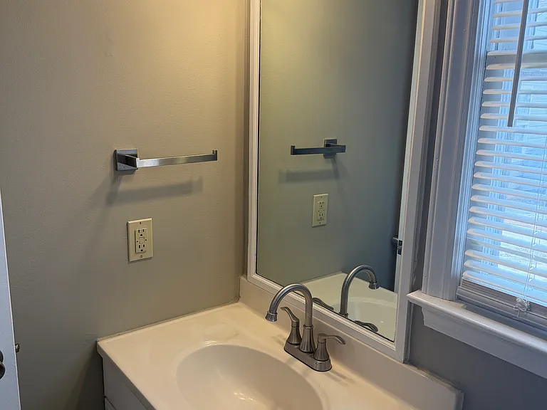 112 Stonecreek Dr #D — Photo 11