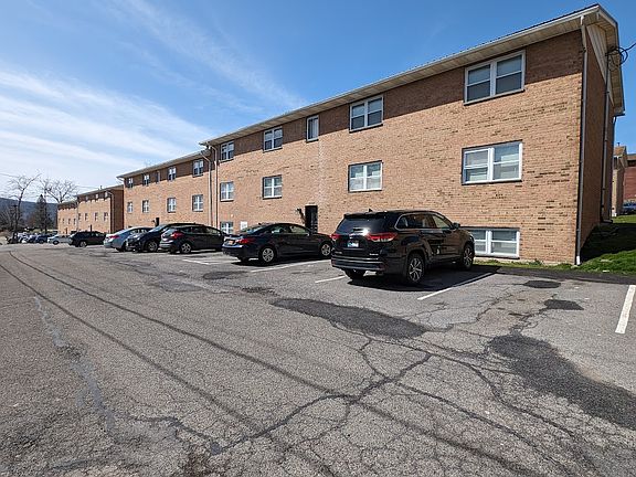 3rd image of 3544 Smith Dr #505A