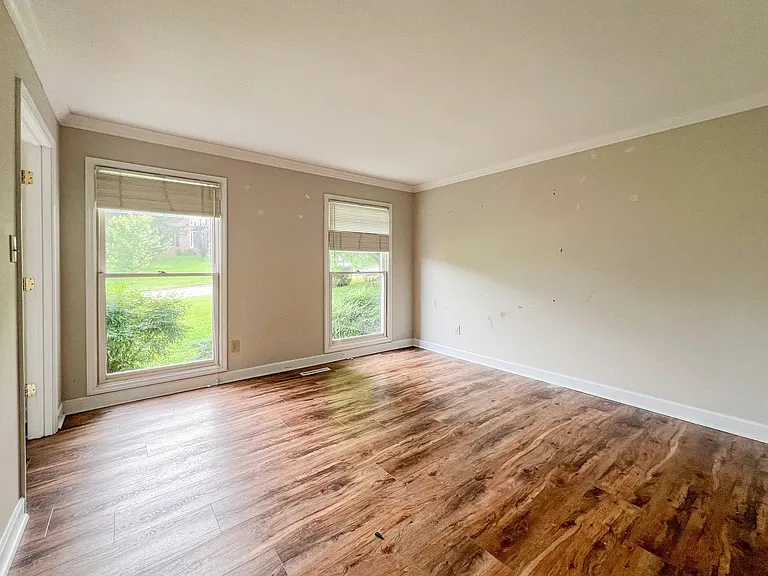 1321 Shadybrook Cove Ln — Photo 4
