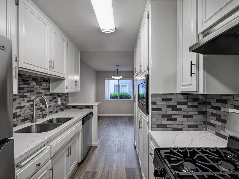 One Bedroom Kitchen