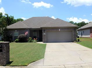 329 Madison Village Dr, Benton, AR 72015