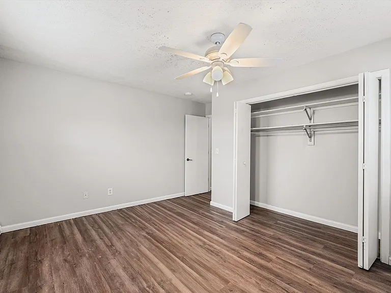 339 Riley Dr — Photo 7