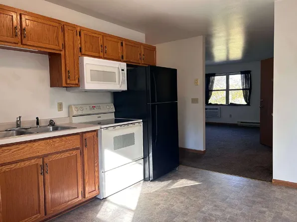 2 bed, 1.0 bath, $815, 730 E Beacon Ave, New London, WI 54961