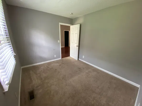 323 Sunny Acre Dr, Mount Juliet, TN 37122
