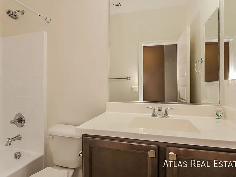 18660 W Robin Ln — Photo 13