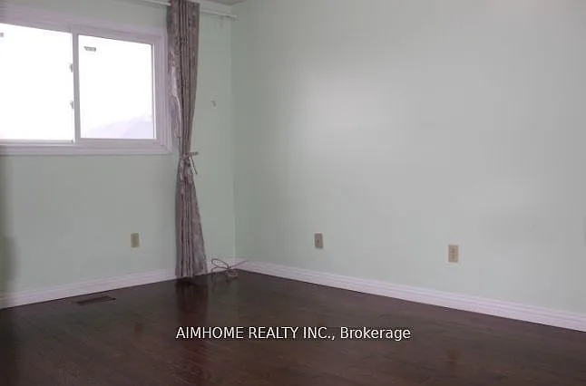 137 Irenemount Cres #UPPER — Photo 15