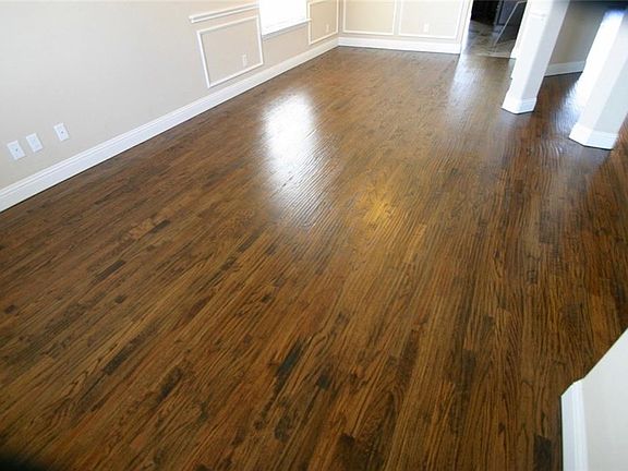 4th image of 2028 Menominee Dr