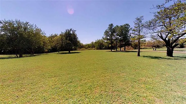309 Curts Dr — Photo 2