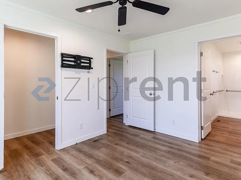 23143 Lowe Rd E — Photo 21