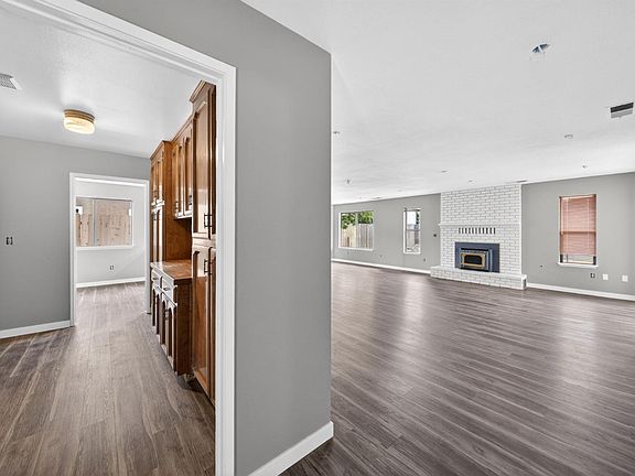4th image of 1506 Hope St