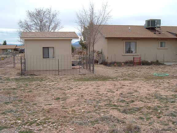 10x20 Shed w/dog run