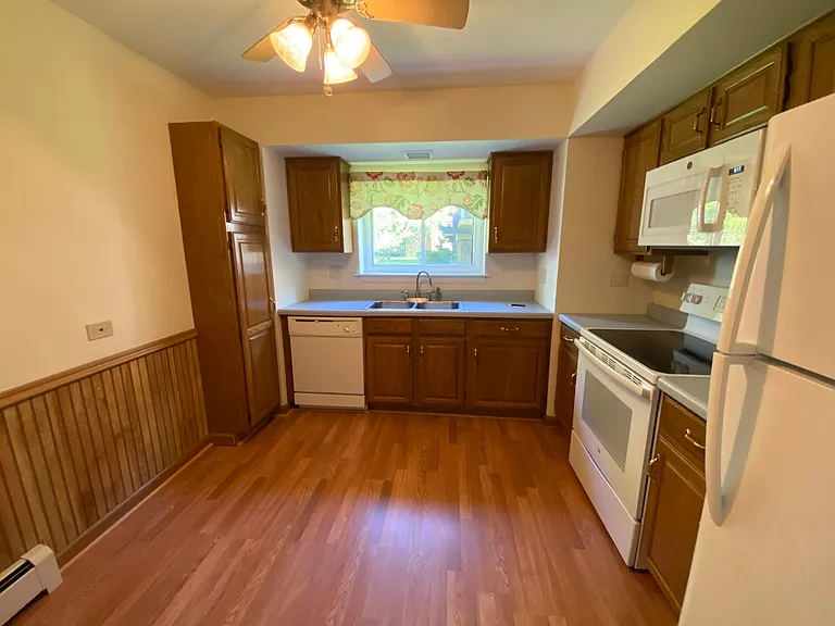 835 S Dwyer Ave #A — Photo 7