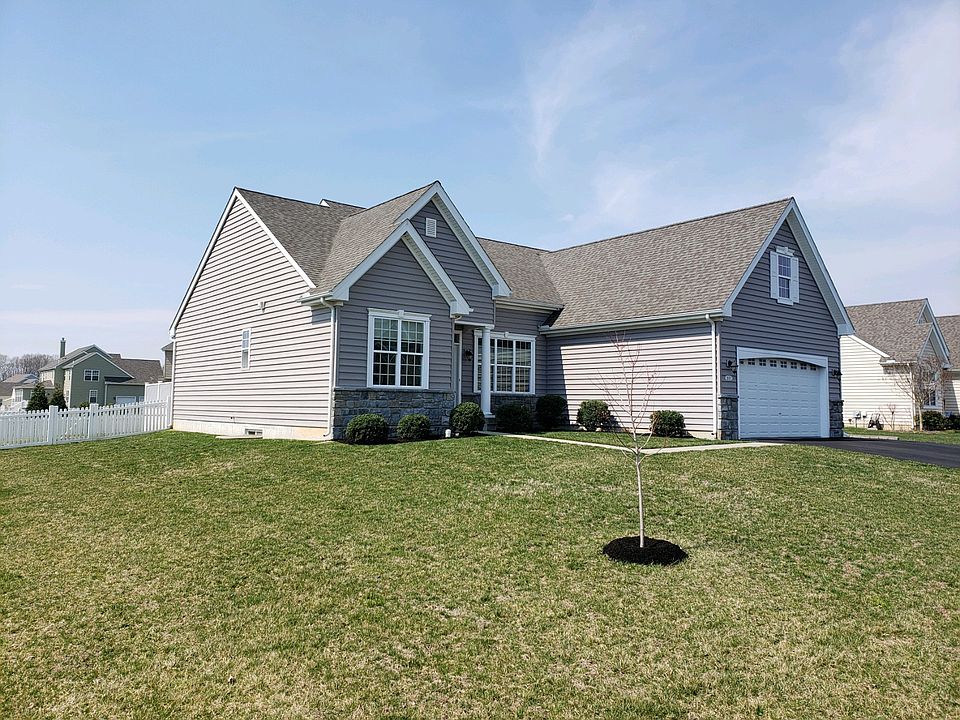1st image of 885 Sandy Hill Trl