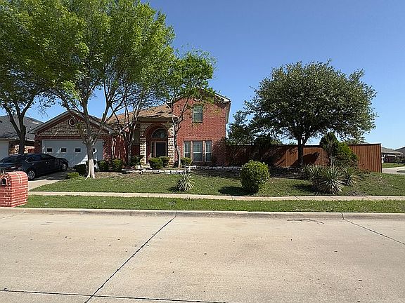 3rd image of 1907 Lennox Ln