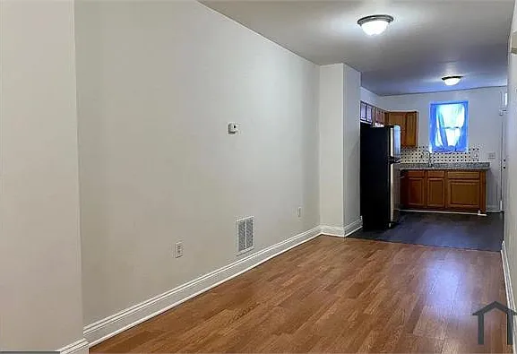 418 N Port St — Photo 10