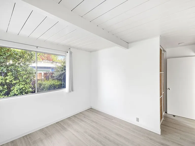 188 Ferne Ct — Photo 11
