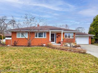 25579 Loch Lomond Dr, Dearborn Heights, MI 48125