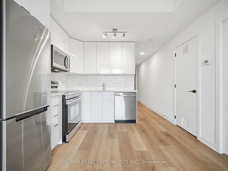 33 Erie Ave #1407 — Photo 5