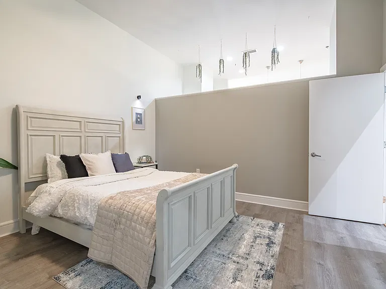 333 W Trade St #708 — Photo 9