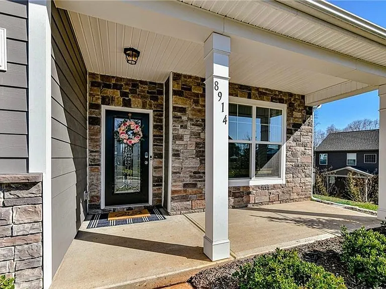 8914 Loch Glen Way — Photo 3