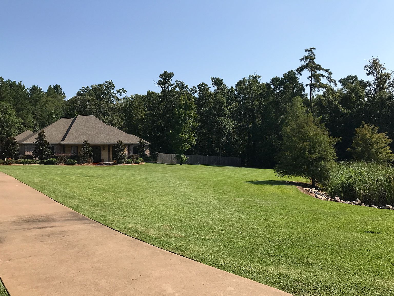1414 Lake Dr, Woodworth, LA 71485 Zillow