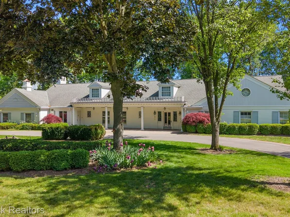 674 Rudgate Rd, Bloomfield Hills, MI 48304