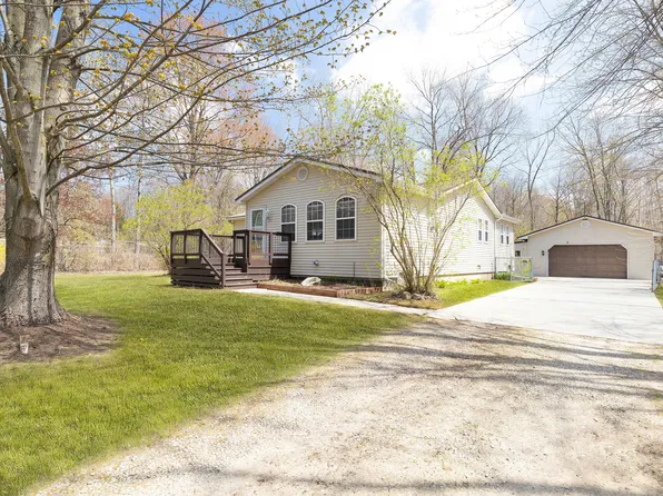 2090 Wadhams Rd, Kimball, MI 48074