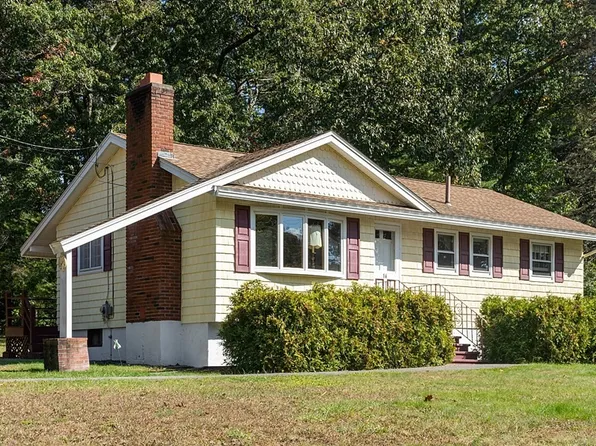14 Kearsage St, Tewksbury, MA 01876