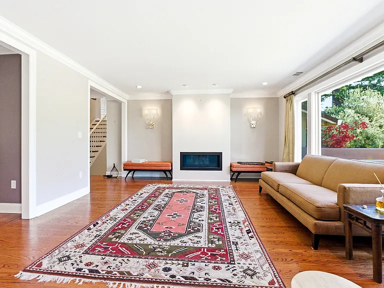 19567 Ardmore Ct — Photo 2