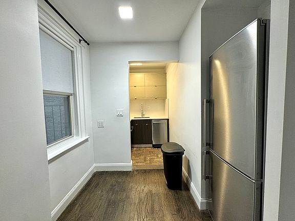 2nd image of 321 E 43rd St #390