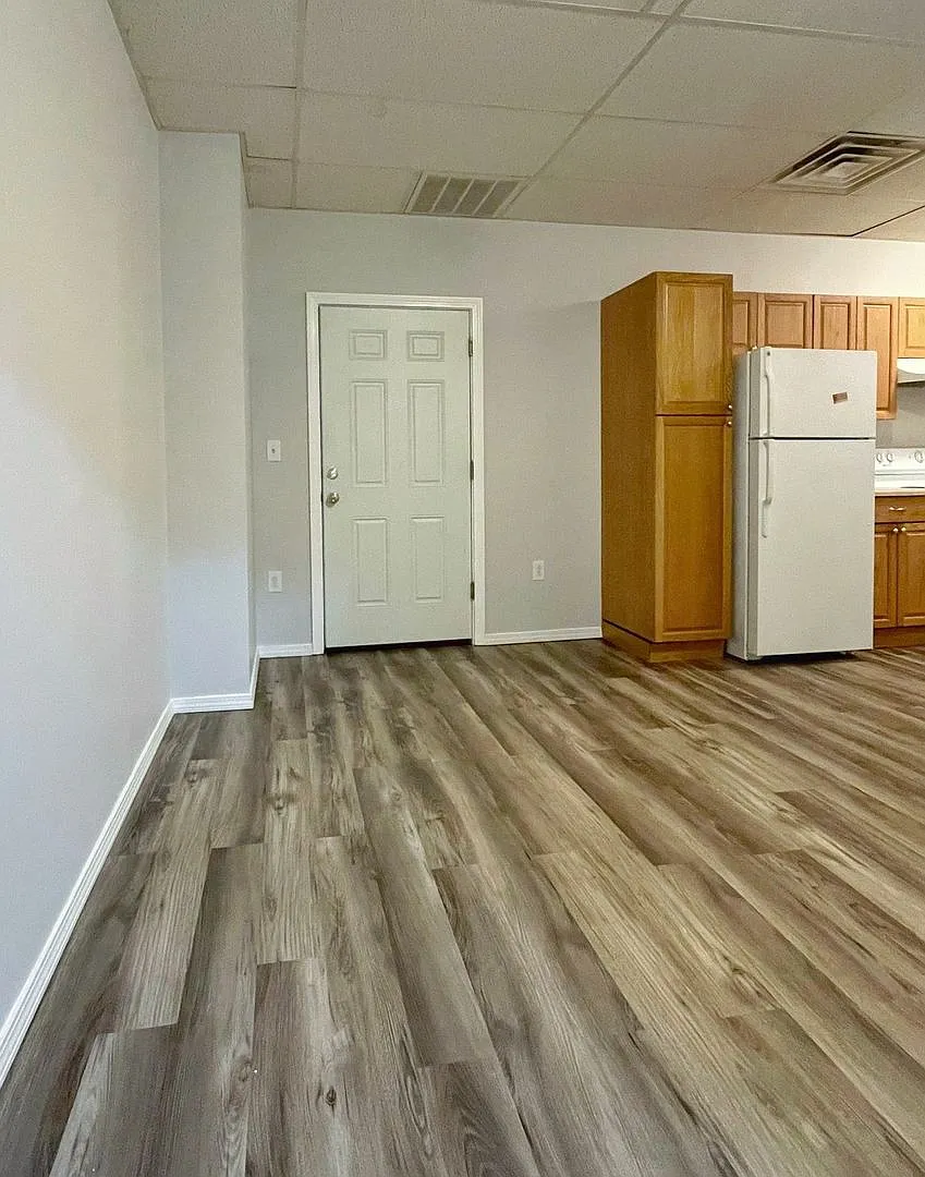 282-286 Main St — Photo 1