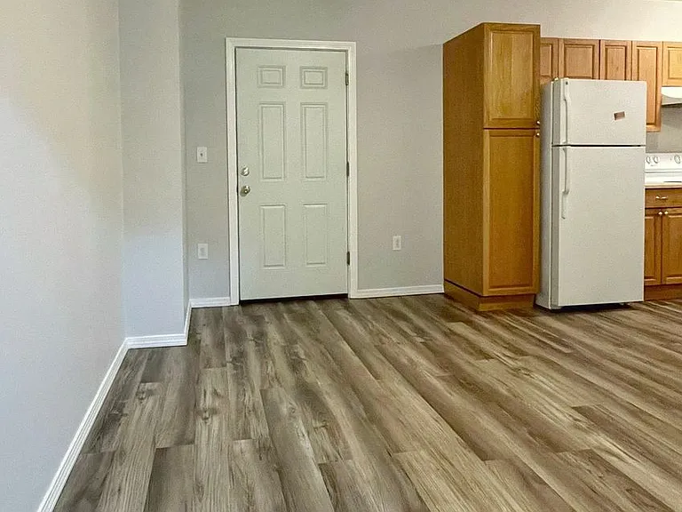 282-286 Main St — Photo 1