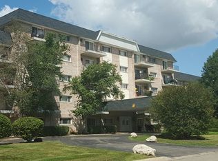 1000 S Lorraine Rd APT 204, Wheaton, IL 60189