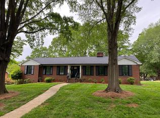 135 Nottidge Ct, Clemmons, NC 27012