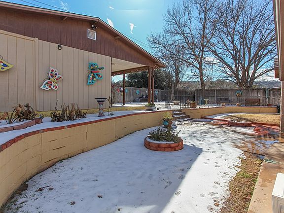 4th image of 107 Canyon Dr