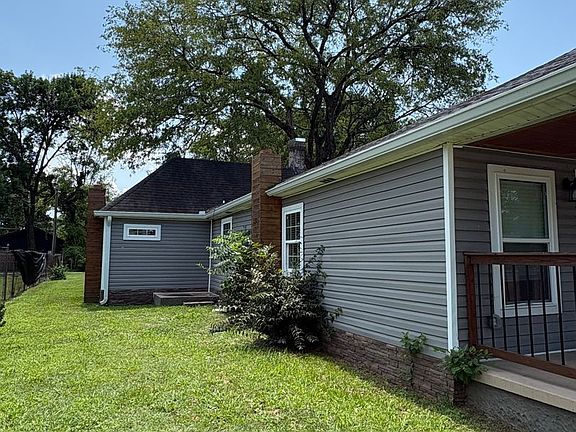 3rd image of 1908 Robbins St