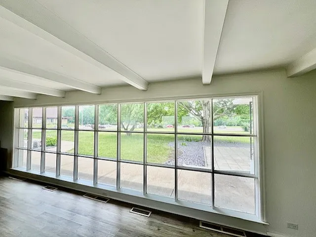4827 Knoxville Avenue - 4827 N Knoxville Peoria IL — Photo 4