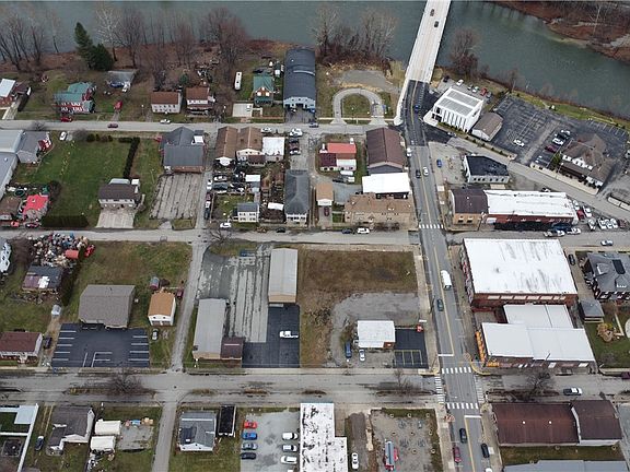 3rd image of 400 W Crawford Ave
