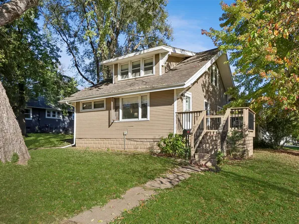 621 9th St, West Des Moines, IA 50265