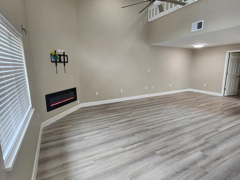 304 Wilson Ave — Photo 4