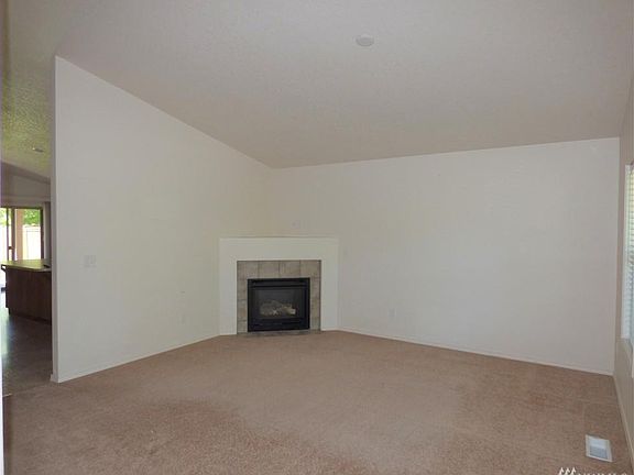 3rd image of 3623 Astaire St NE