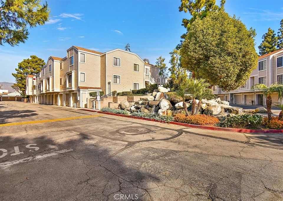 1st image of 4900 N Grand Ave APT 208